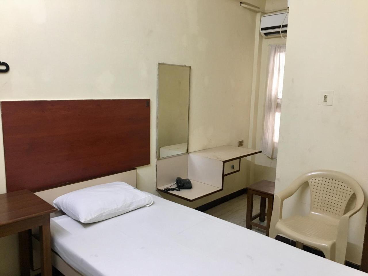Hotel Subashini International Chennai Esterno foto